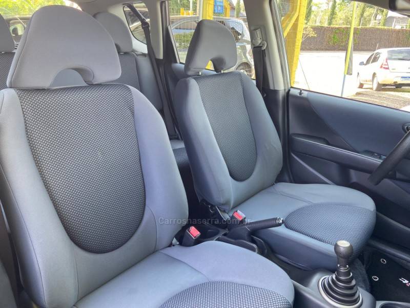 HONDA - FIT - 2008/2008 - Cinza - R$ 35.900,00
