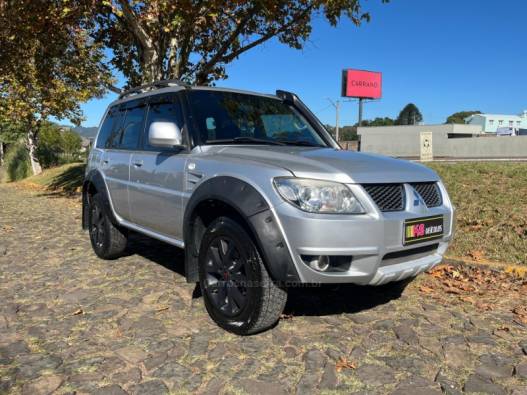 MITSUBISHI - PAJERO TR4 - 2010/2010 - Prata - R$ 63.900,00