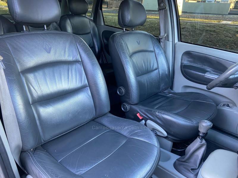 RENAULT - SCÉNIC - 2009/2009 - Prata - R$ 24.900,00