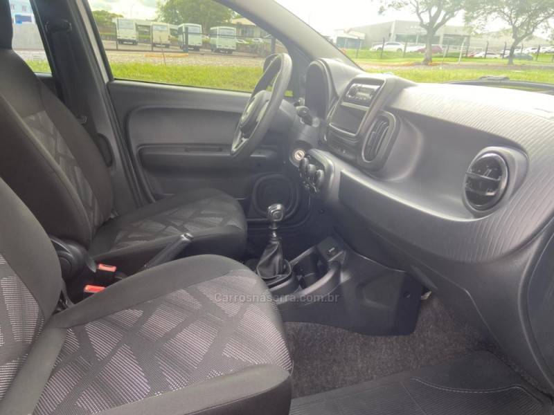 FIAT - MOBI - 2021/2022 - Prata - R$ 52.900,00