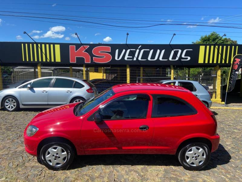 CHEVROLET - CELTA - 2012/2013 - Vermelha - R$ 24.900,00