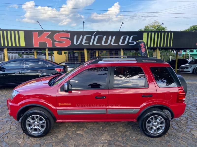 FORD - ECOSPORT - 2011/2012 - Vermelha - R$ 45.900,00