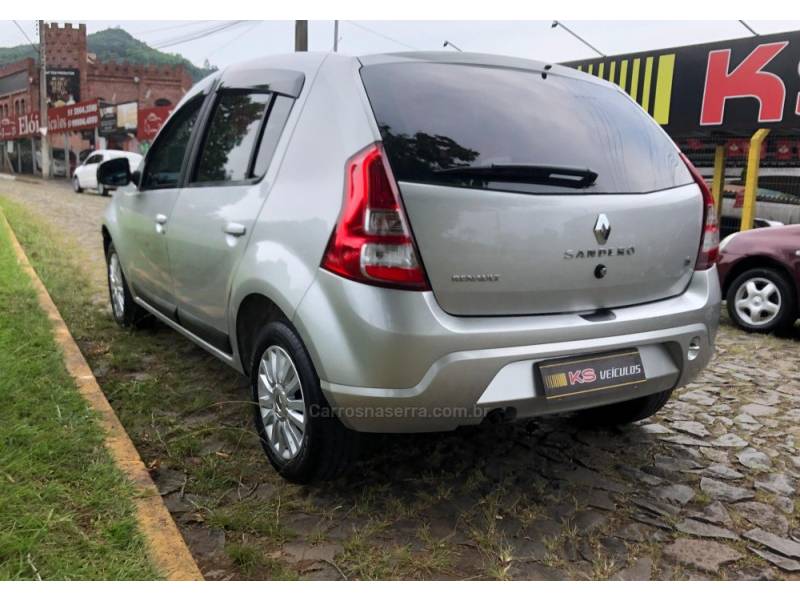 RENAULT - SANDERO - 2011/2012 - Prata - R$ 35.900,00