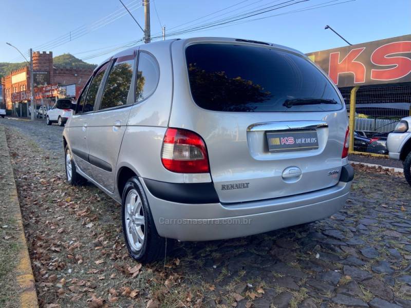 RENAULT - SCÉNIC - 2009/2009 - Prata - R$ 24.900,00