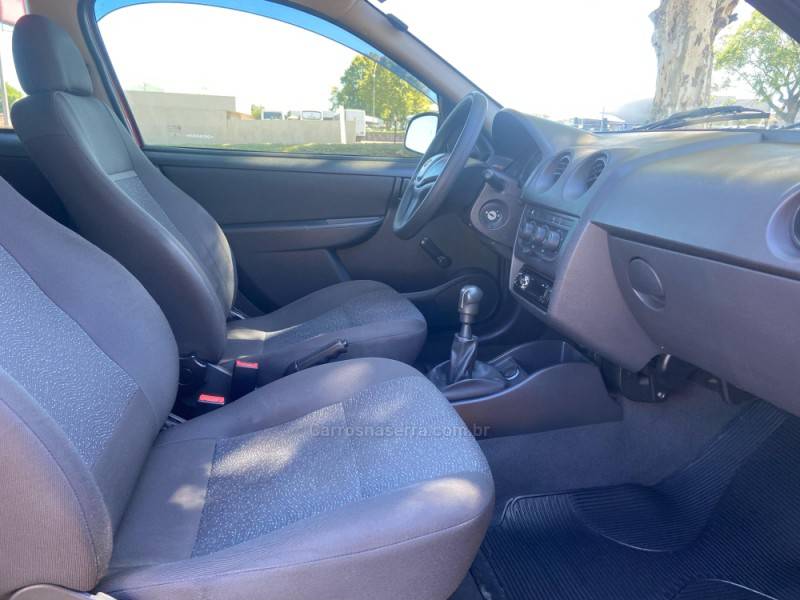 CHEVROLET - CELTA - 2012/2013 - Vermelha - R$ 24.900,00