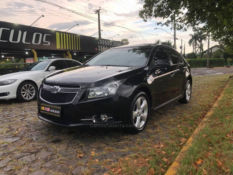 CHEVROLET - CRUZE - 2014/2014 - Preta - R$ 69.900,00