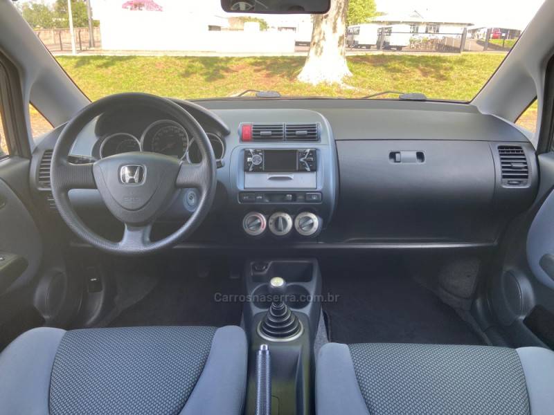 HONDA - FIT - 2008/2008 - Cinza - R$ 35.900,00