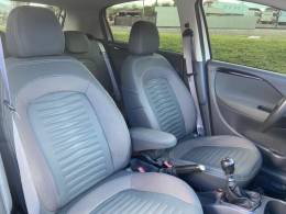 FIAT - PUNTO - 2014/2015 - Branca - R$ 48.900,00