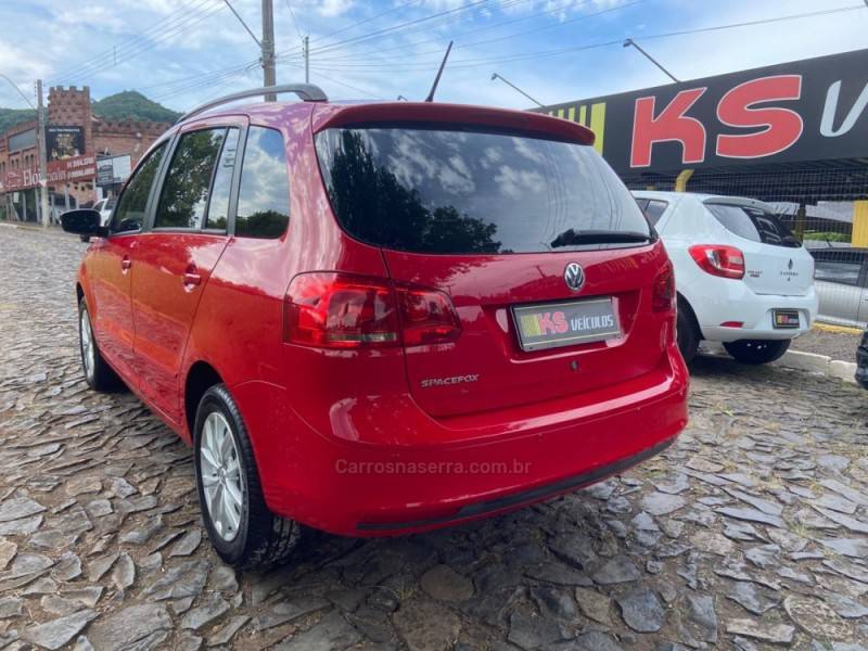 VOLKSWAGEN - SPACEFOX - 2014/2014 - Vermelha - R$ 45.900,00