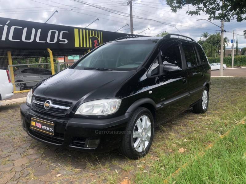 CHEVROLET - ZAFIRA - 2010/2010 - Preta - R$ 39.900,00