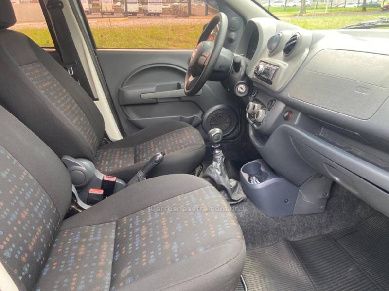 FIAT - UNO - 2014/2015 - Cinza - R$ 36.900,00