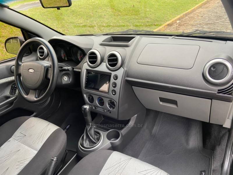 FORD - FIESTA - 2008/2008 - Preta - R$ 25.900,00