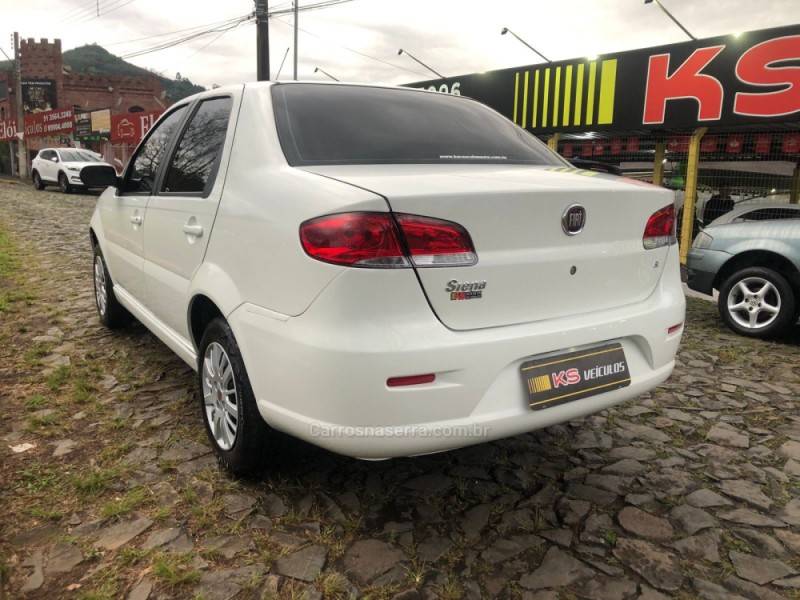 FIAT - SIENA - 2012/2012 - Branca - R$ 33.900,00