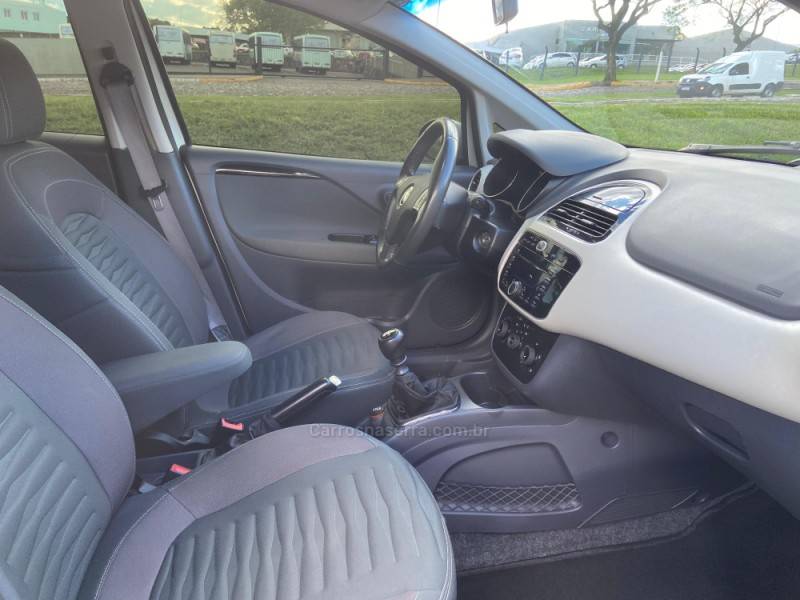 FIAT - PUNTO - 2014/2015 - Branca - R$ 48.900,00