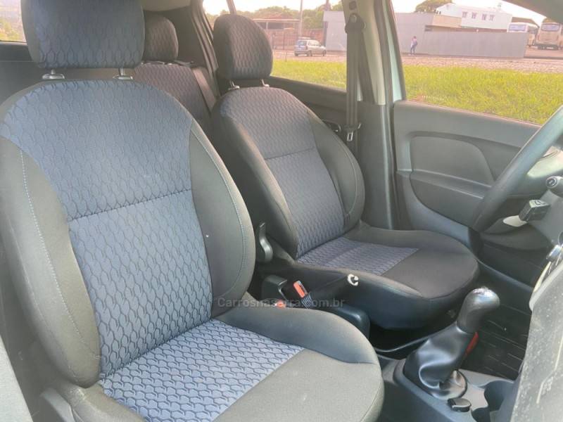 RENAULT - SANDERO - 2015/2016 - Branca - R$ 42.900,00