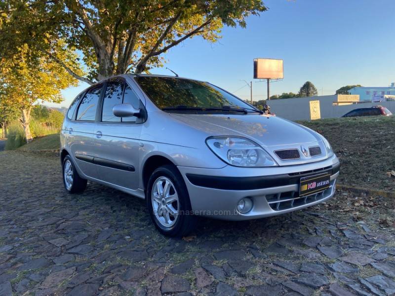 RENAULT - SCÉNIC - 2009/2009 - Prata - R$ 24.900,00