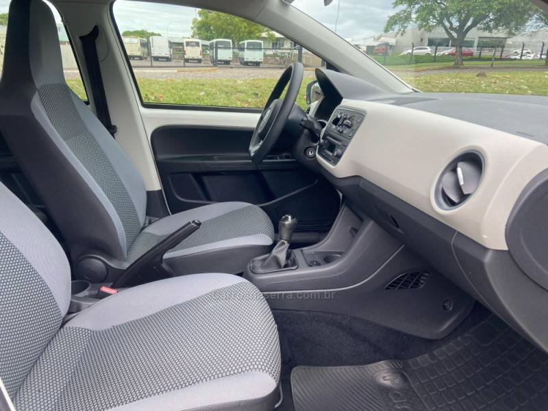 VOLKSWAGEN - UP - 2015/2015 - Branca - R$ 42.900,00