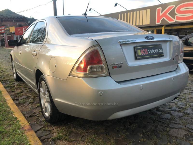 FORD - FUSION - 2009/2009 - Bege - R$ 35.900,00