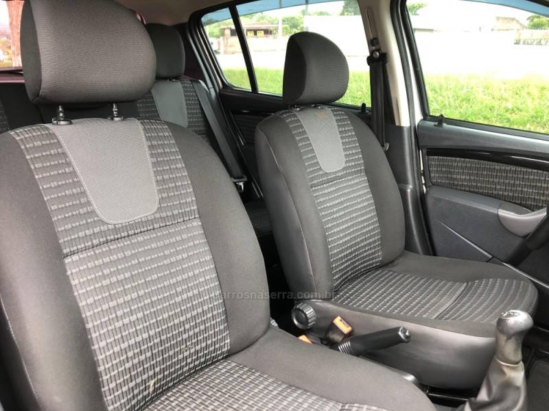 RENAULT - SANDERO - 2011/2012 - Prata - R$ 35.900,00